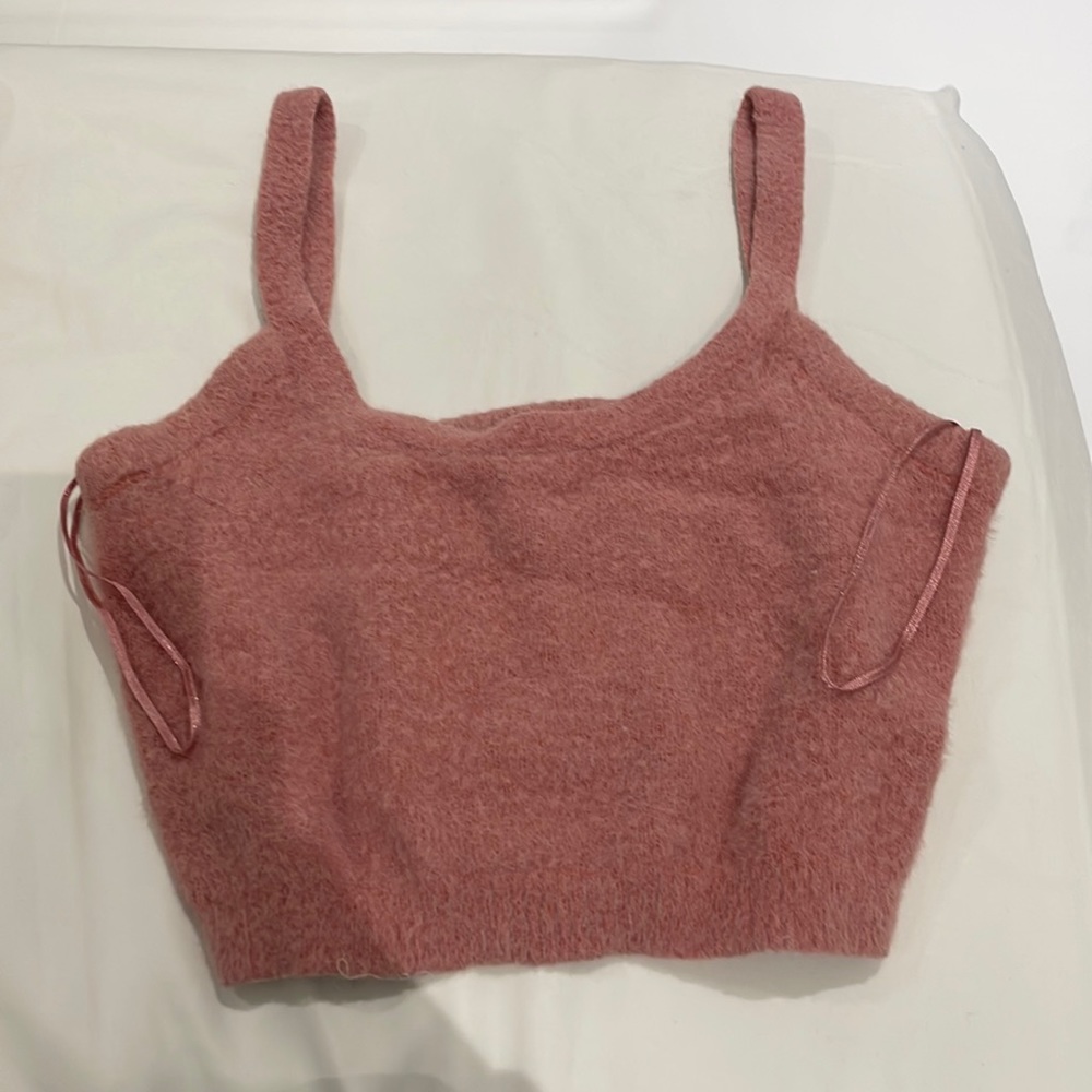 cute fuzzy kendall & kylie pink top